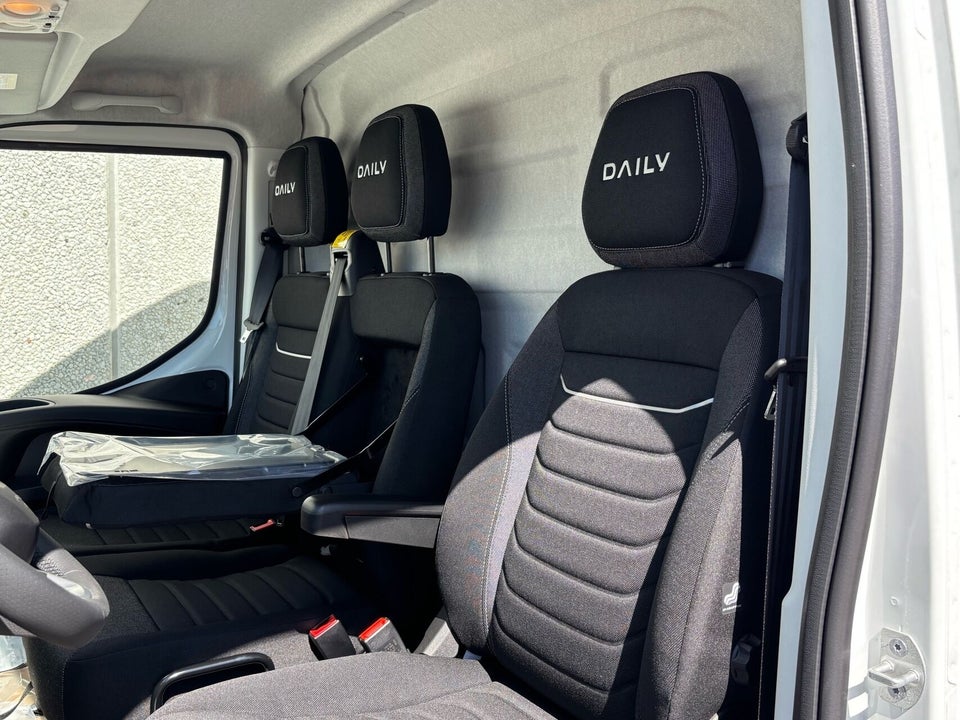 Iveco Daily 3,0 35S18 12m³ Van AG8