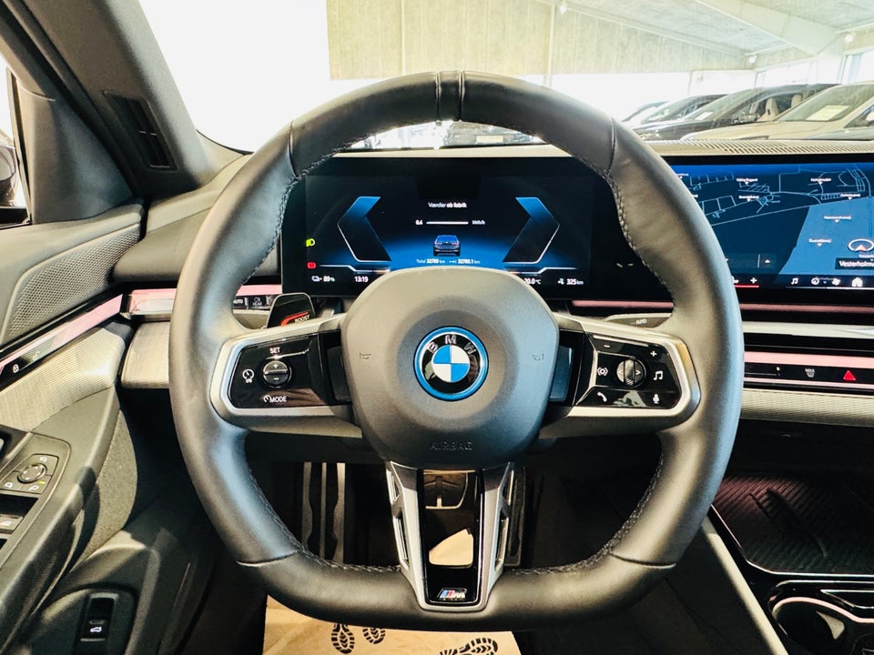 BMW i5 eDrive40 M-Sport 4d