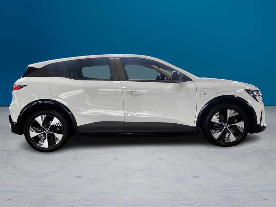 Renault Megane E-Tech 40 Equilibre 5d