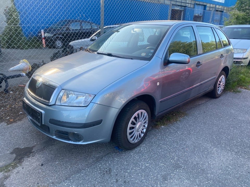 Skoda Fabia 1,4 16V 101 Ambiente Combi 5d