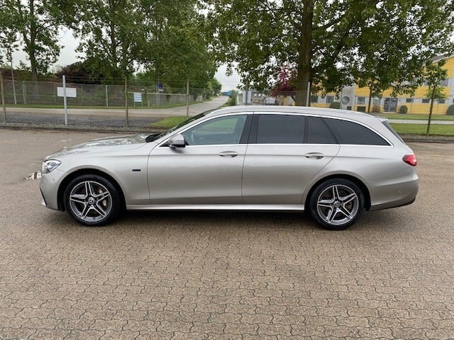 Mercedes E300 de 2,0 AMG Line stc. aut. 5d