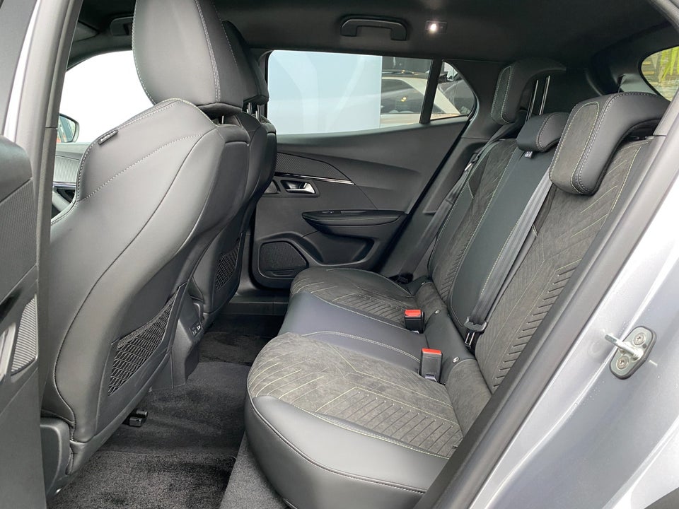 Peugeot e-2008 54 GT 5d