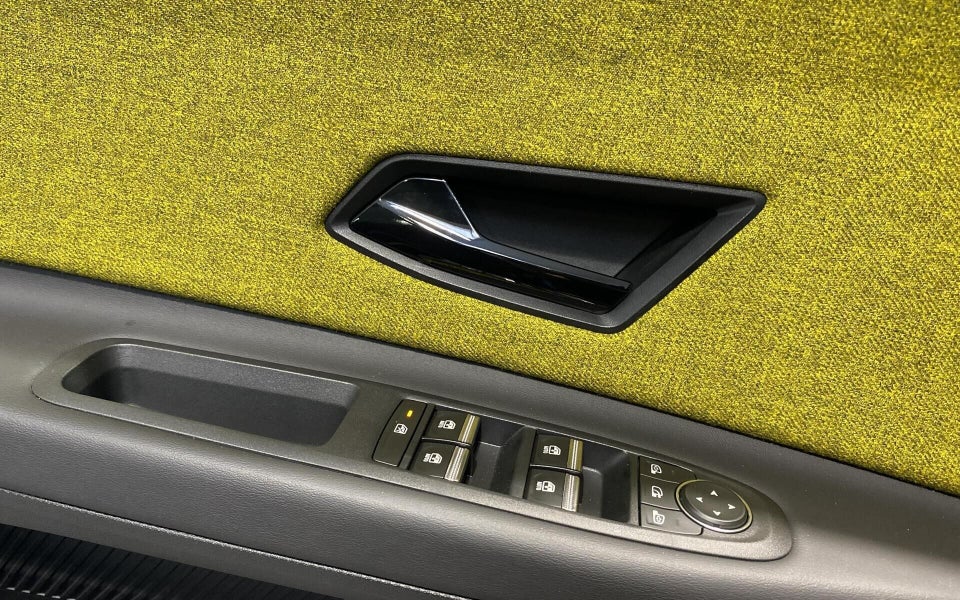 Renault 5 E-Tech 52 Iconic 5d