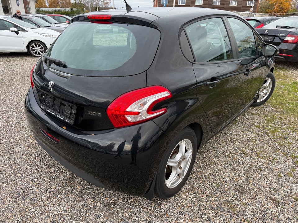 Peugeot 208 1,2 VTi Active 5d