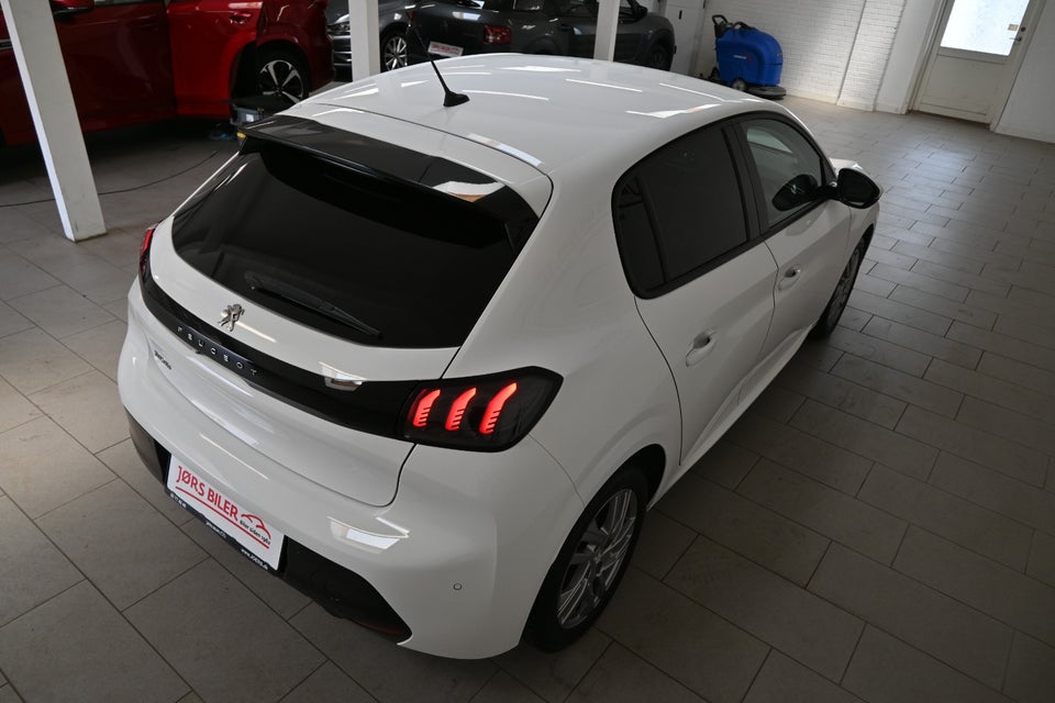 Peugeot 208 1,2 PureTech 100 Selection Tech 5d