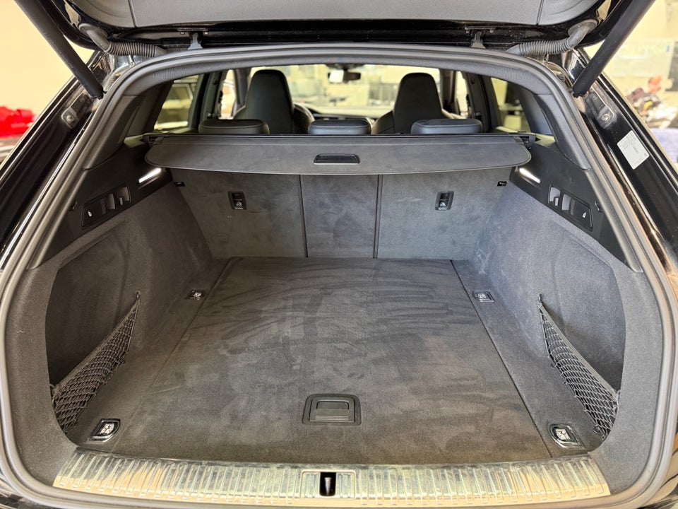 Audi e-tron 55 S-line quattro 5d