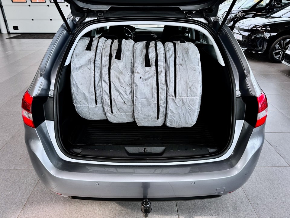 Peugeot 308 1,6 BlueHDi 120 Selection Sky SW 5d