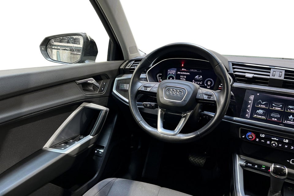Audi Q3 45 TFSi e Attitude plus S-tr. 5d