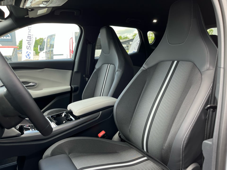 Ford Capri 77 Select Extended Range 5d