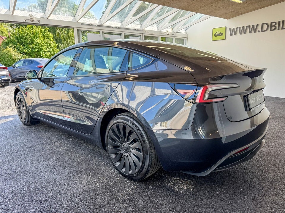 Tesla Model 3 Long Range AWD 4d