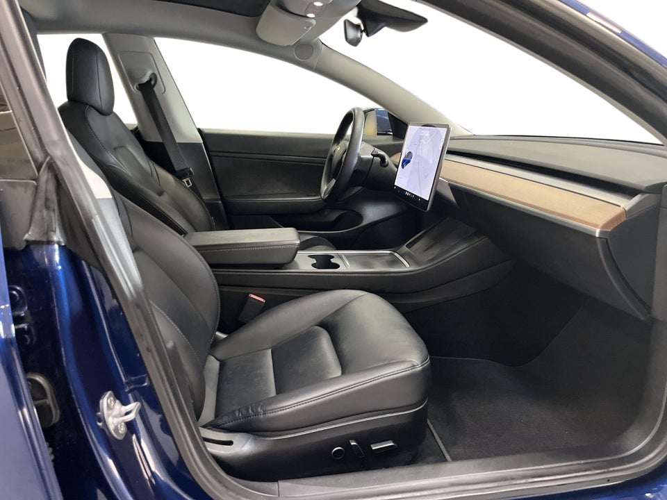 Tesla Model 3 Standard Range+ RWD 4d