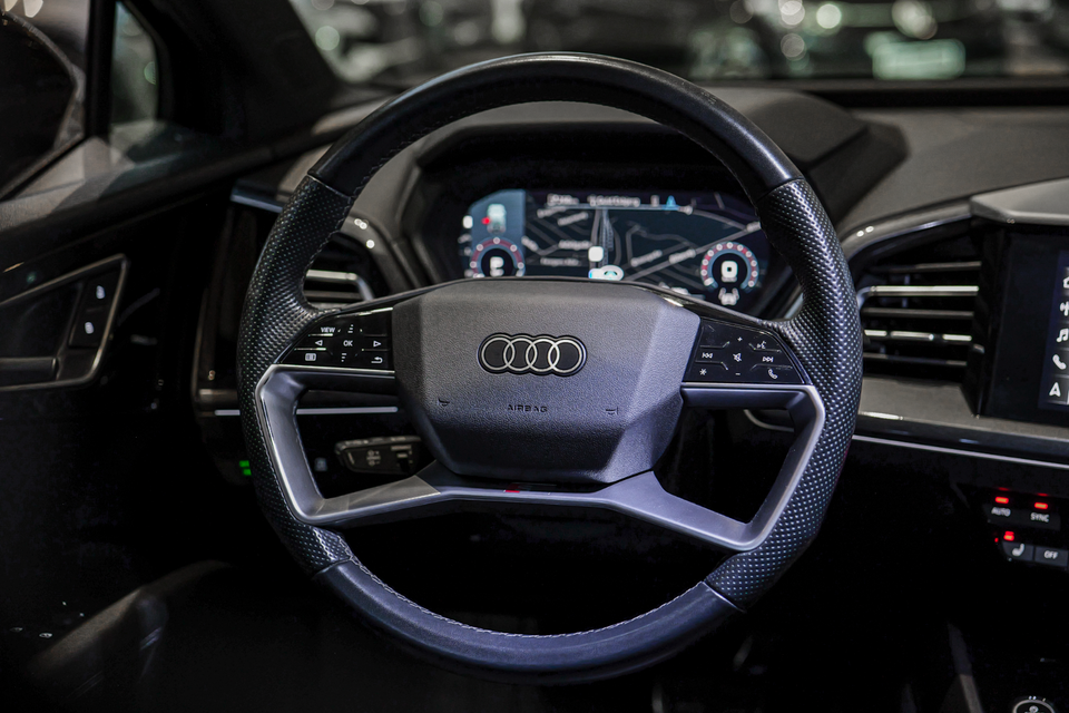 Audi Q4 e-tron 40 S-line 5d