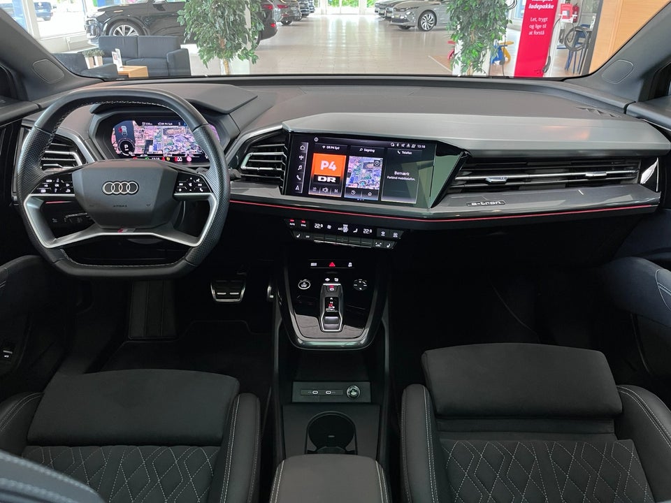 Audi Q4 e-tron 45 S-line quattro 5d