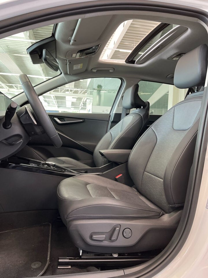 Kia Niro 64 EV Upgrade 5d