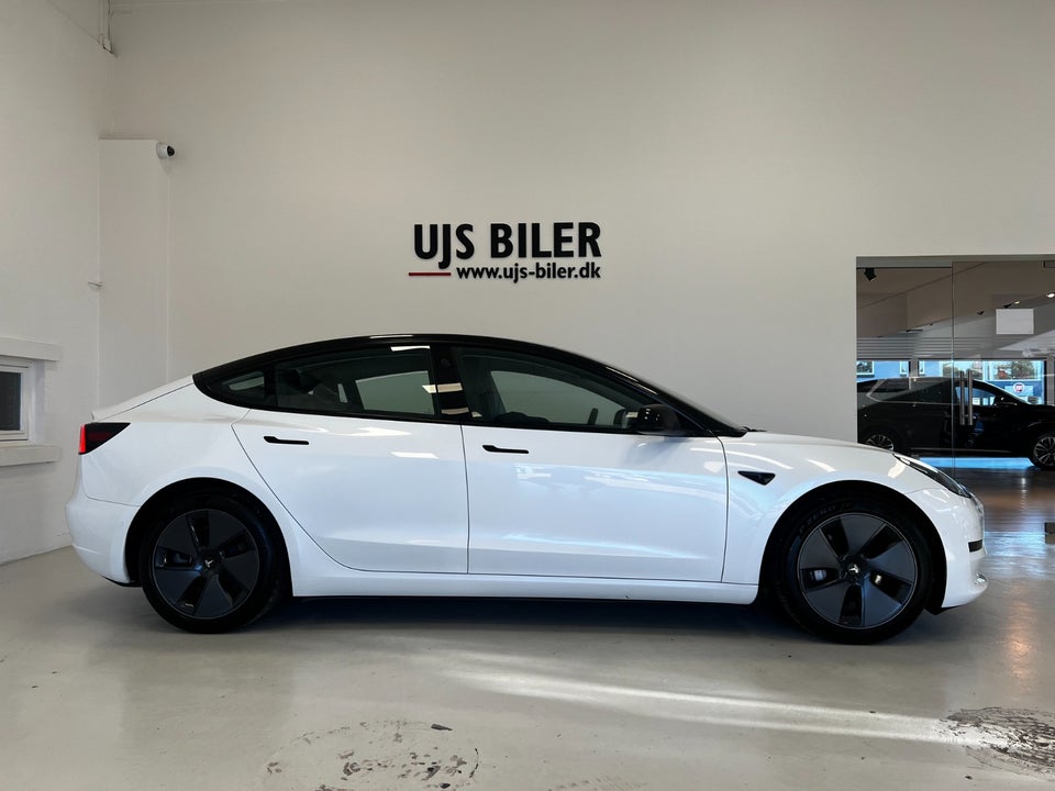 Tesla Model 3 Standard Range+ RWD 4d