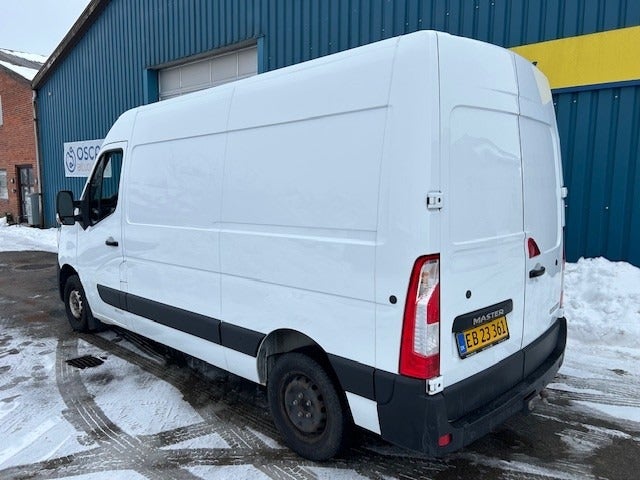 Renault Master IV T33 2,3 dCi 135 L2H2 Kassevogn