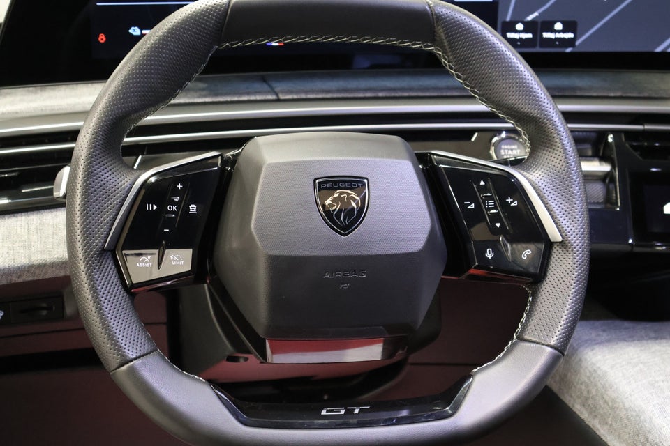 Peugeot e-3008 77 GT 5d