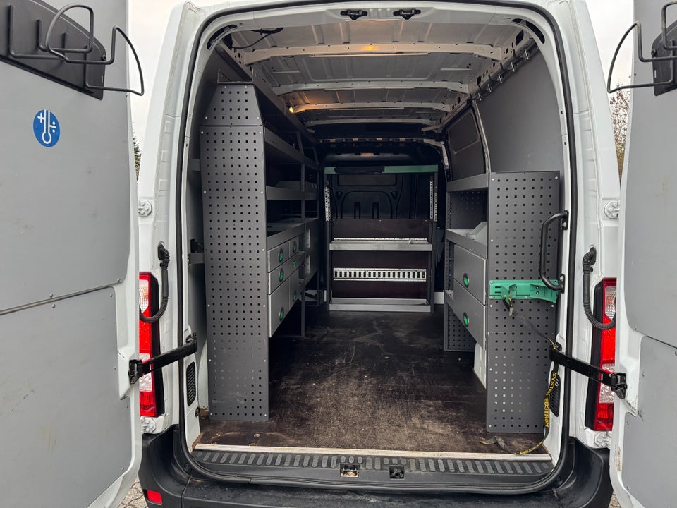 Renault Master IV T33 2,3 dCi 150 L2H2 Kassevogn