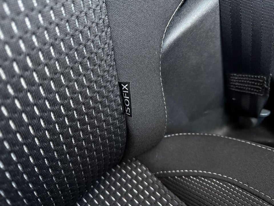 Peugeot 208 1,2 VTi 82 Signature Sky 5d