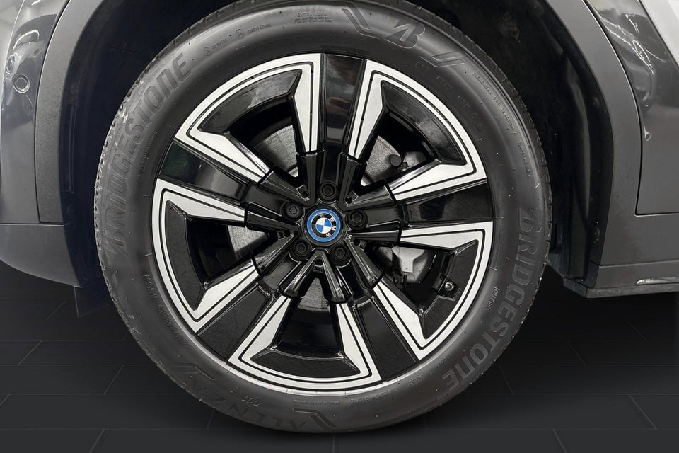 BMW iX3 Charged 5d