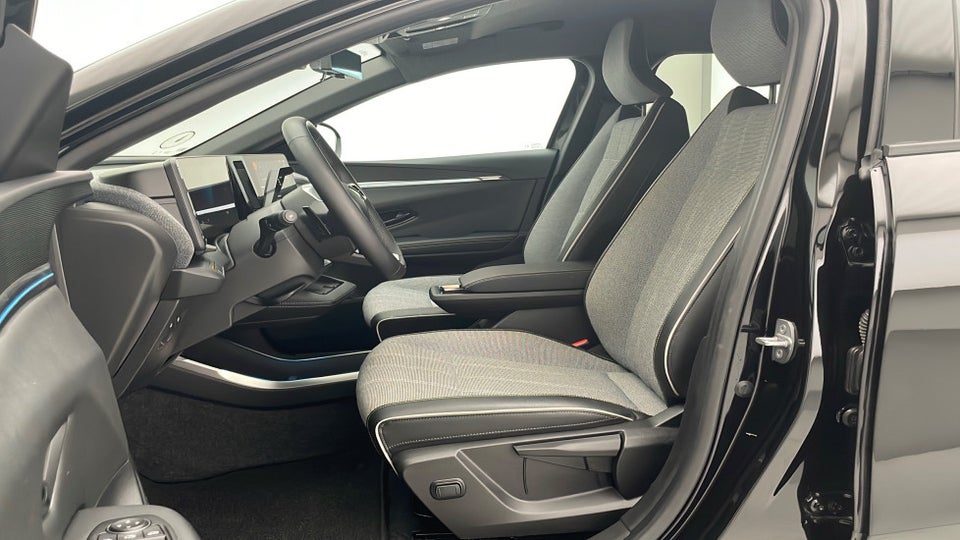 Renault Megane E-Tech 60 Techno 5d