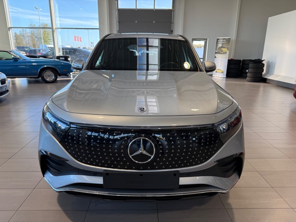 Mercedes EQB300 AMG Line 4Matic 5d
