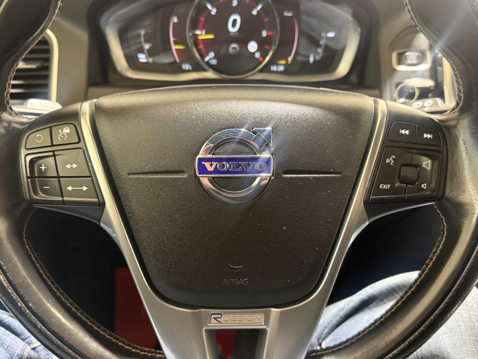 Volvo XC60 2,0 D4 190 R-Design aut. 5d
