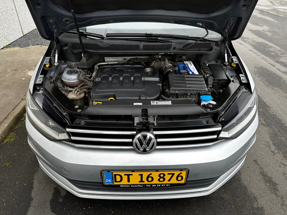 VW Touran 1,6 TDi 115 Highline DSG Van 5d