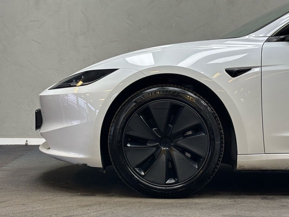 Tesla Model 3 RWD 4d