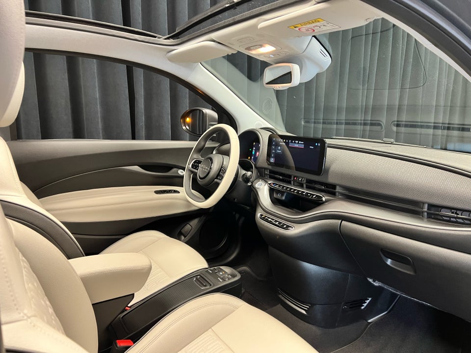 Fiat 500e 42 la Prima by Bocelli Cabrio 2d