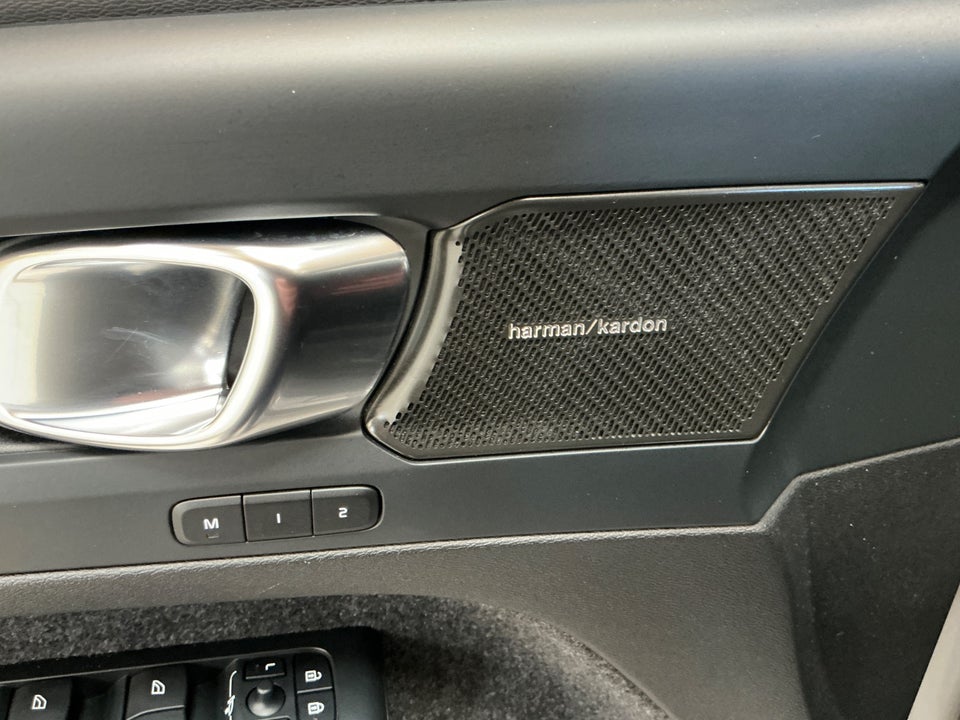 Volvo XC40 ReCharge Twin Ultimate 5d