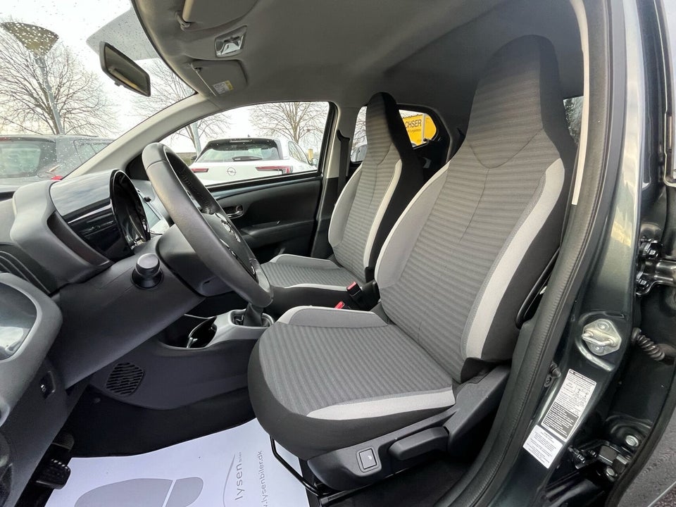 Toyota Aygo 1,0 VVT-i x-press 5d