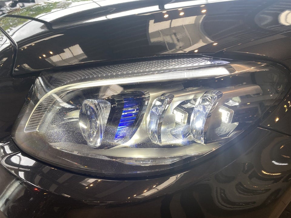 Mercedes C300 de 2,0 AMG Line stc. aut. 5d