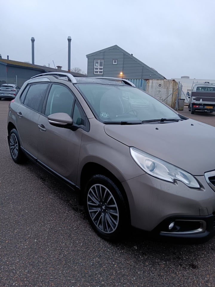 Peugeot 2008 1,2 VTi 82 Allure Sky 5d