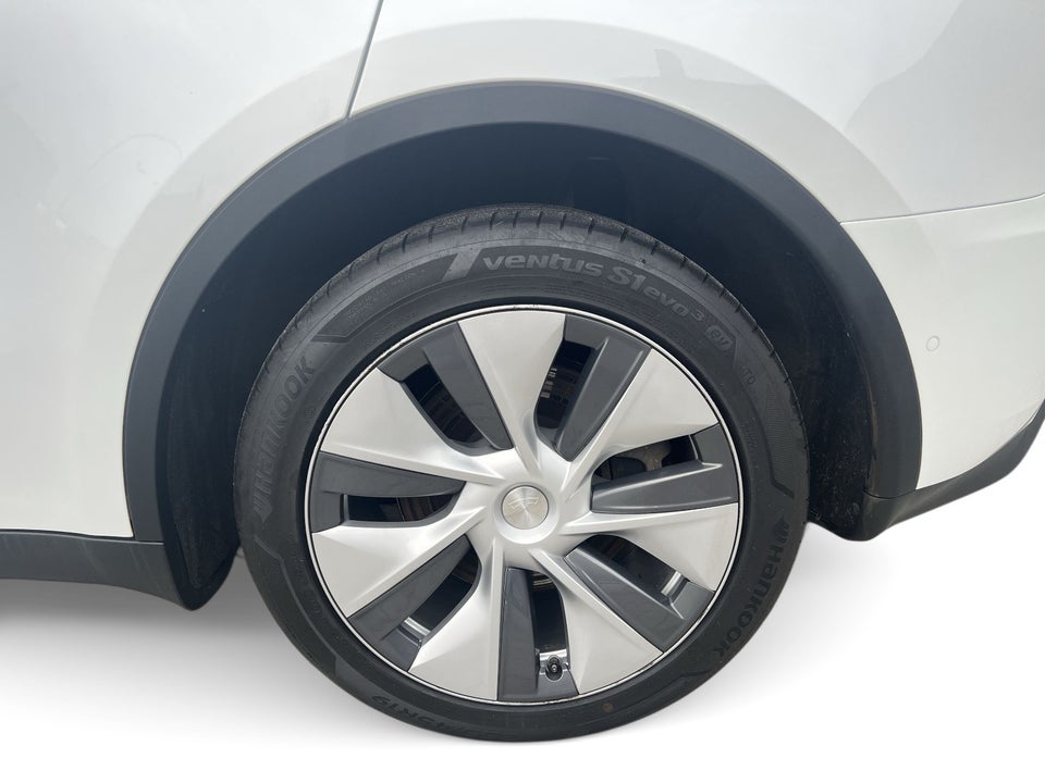 Tesla Model Y Long Range AWD 5d