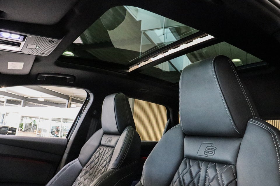 Audi Q4 e-tron 50 S-line quattro 5d