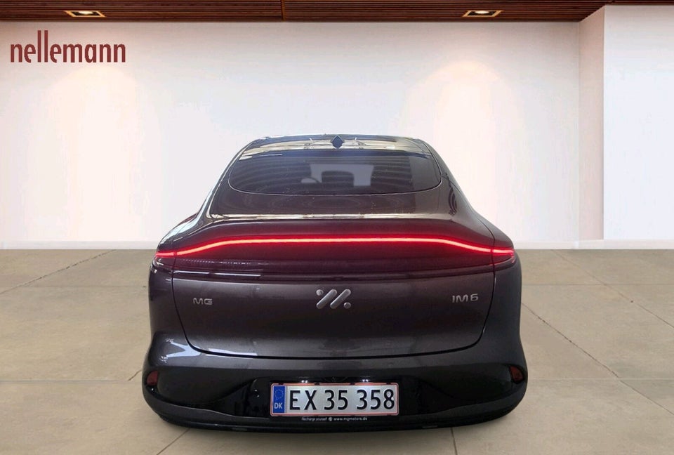 MG IM6 100 Performance AWD 5d