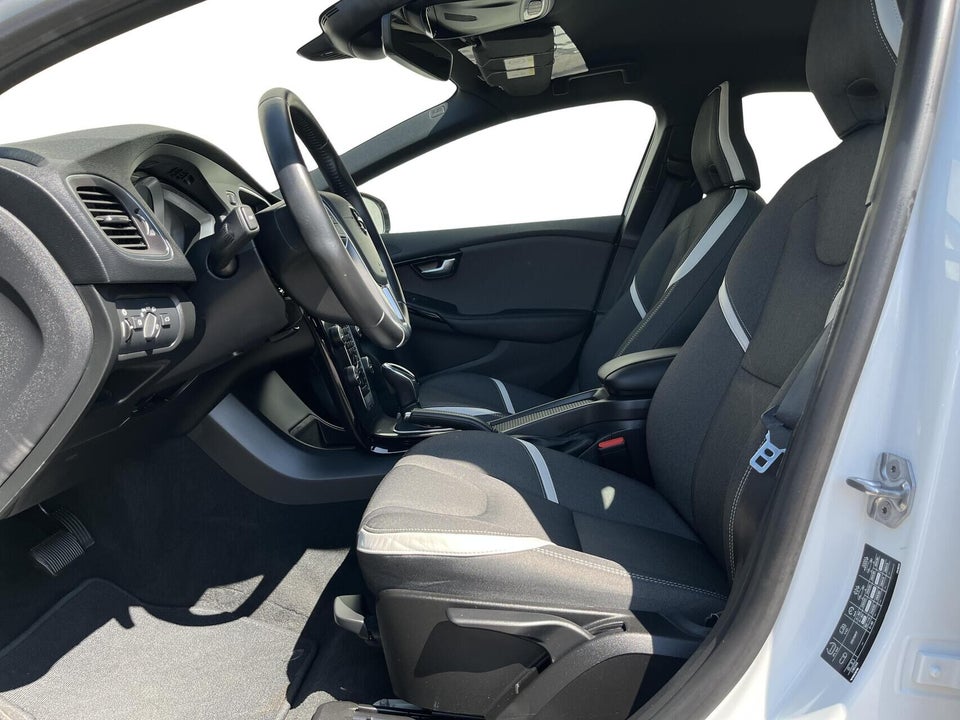 Volvo V40 CC 1,5 T3 152 Dynamic Edition aut. 5d