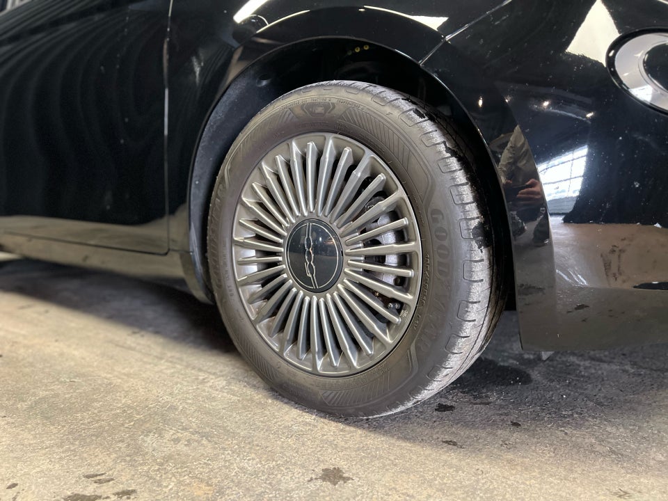 Fiat 500e 42 Icon 3d