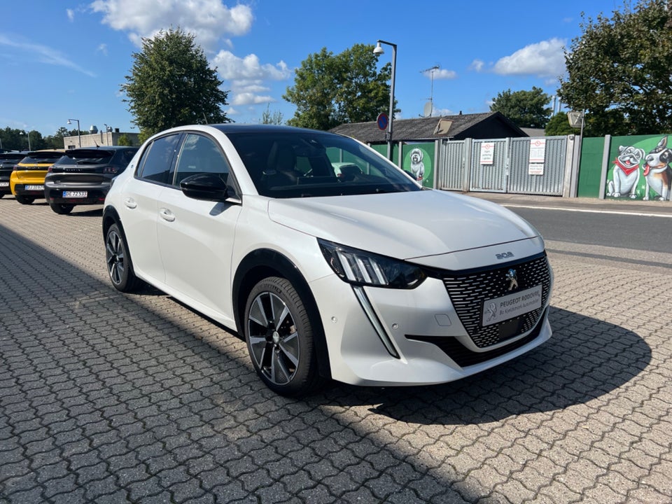 Peugeot e-208 50 GT Pack 5d