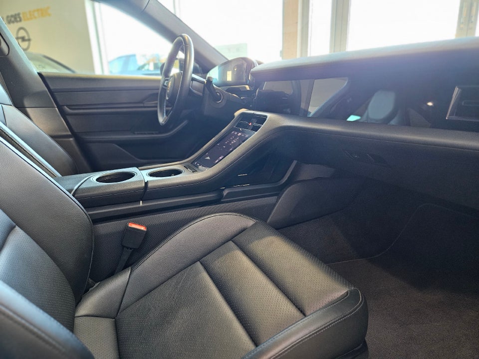 Porsche Taycan Performance+ Sport Turismo 5d