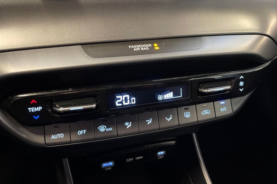 Hyundai i20 1,0 T-GDi Essential DCT 5d