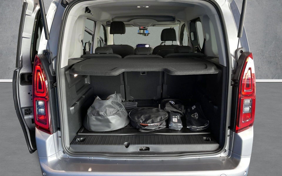 Toyota ProAce City Verso 50 Medium Family 5d