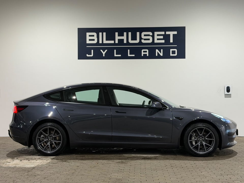 Tesla Model 3 RWD 4d