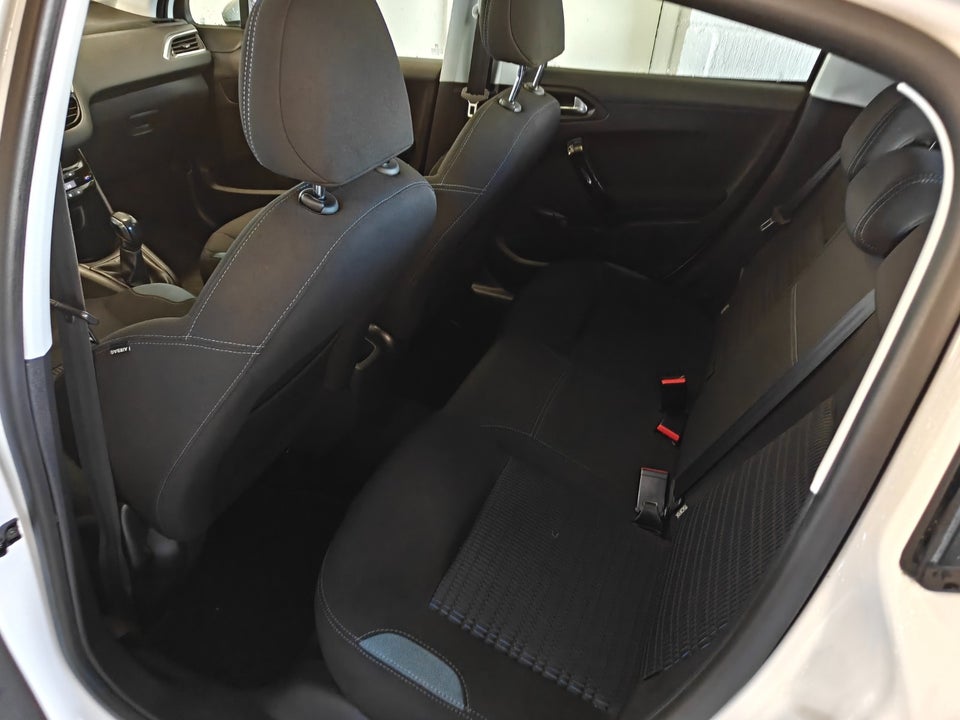 Peugeot 208 1,2 VTi Allure 5d