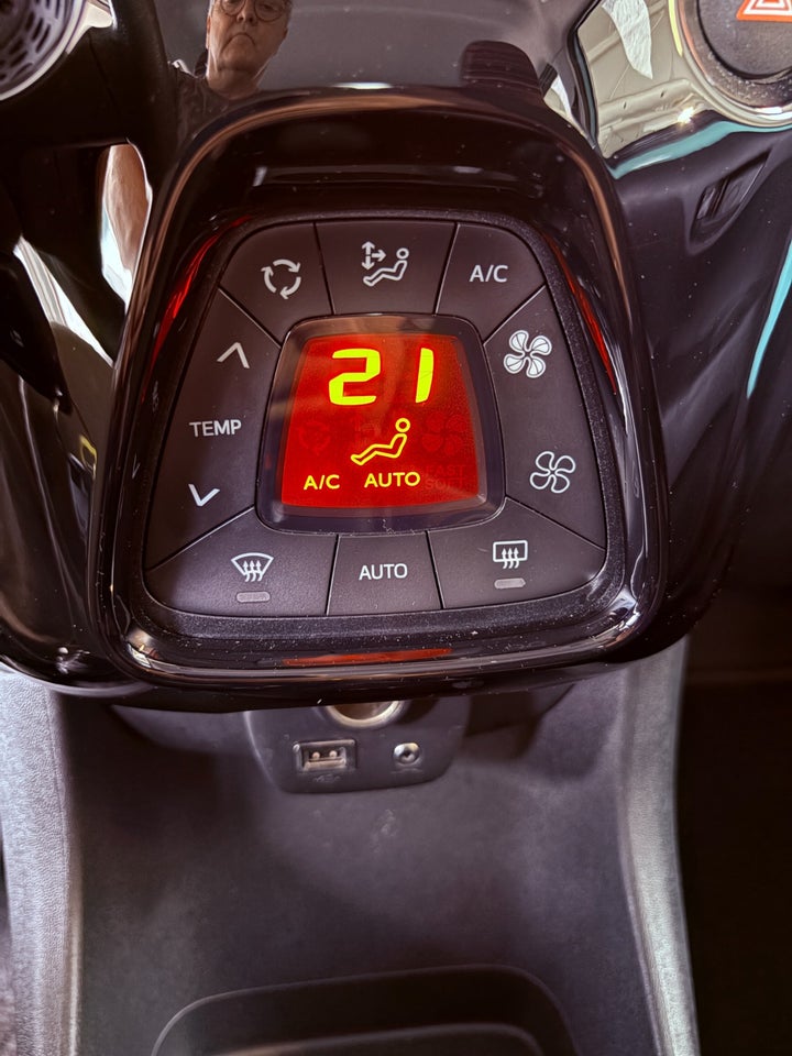 Citroën C1 1,0 e-VTi Shine 5d