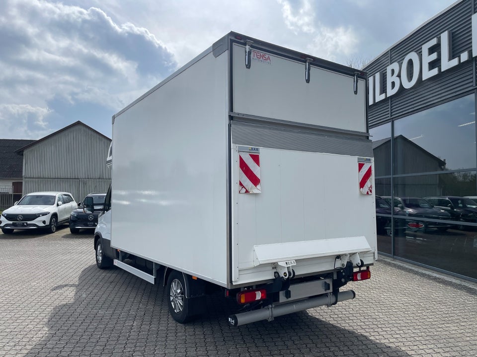 Iveco Daily 3,0 35S18 4100mm Box m/lift AG8
