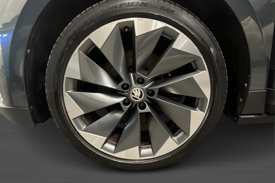 Skoda Enyaq 60 iV Plus 5d