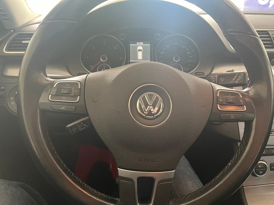 VW Passat 2,0 TDi 140 Comfortline Variant BMT 5d