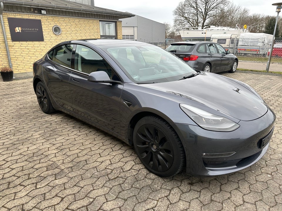 Tesla Model 3 Long Range AWD 4d